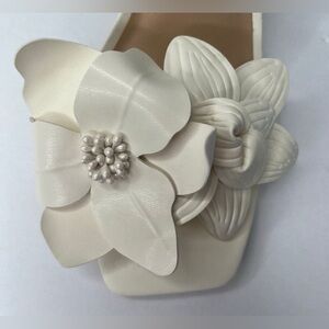 💕NEW💕 Floral White Heels